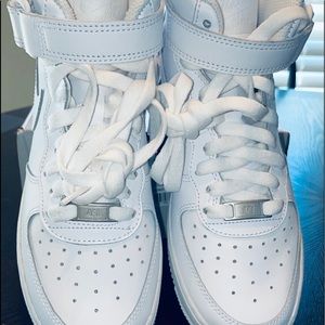 ***AIR FORCE 1 MID LE (GS) 4Y***